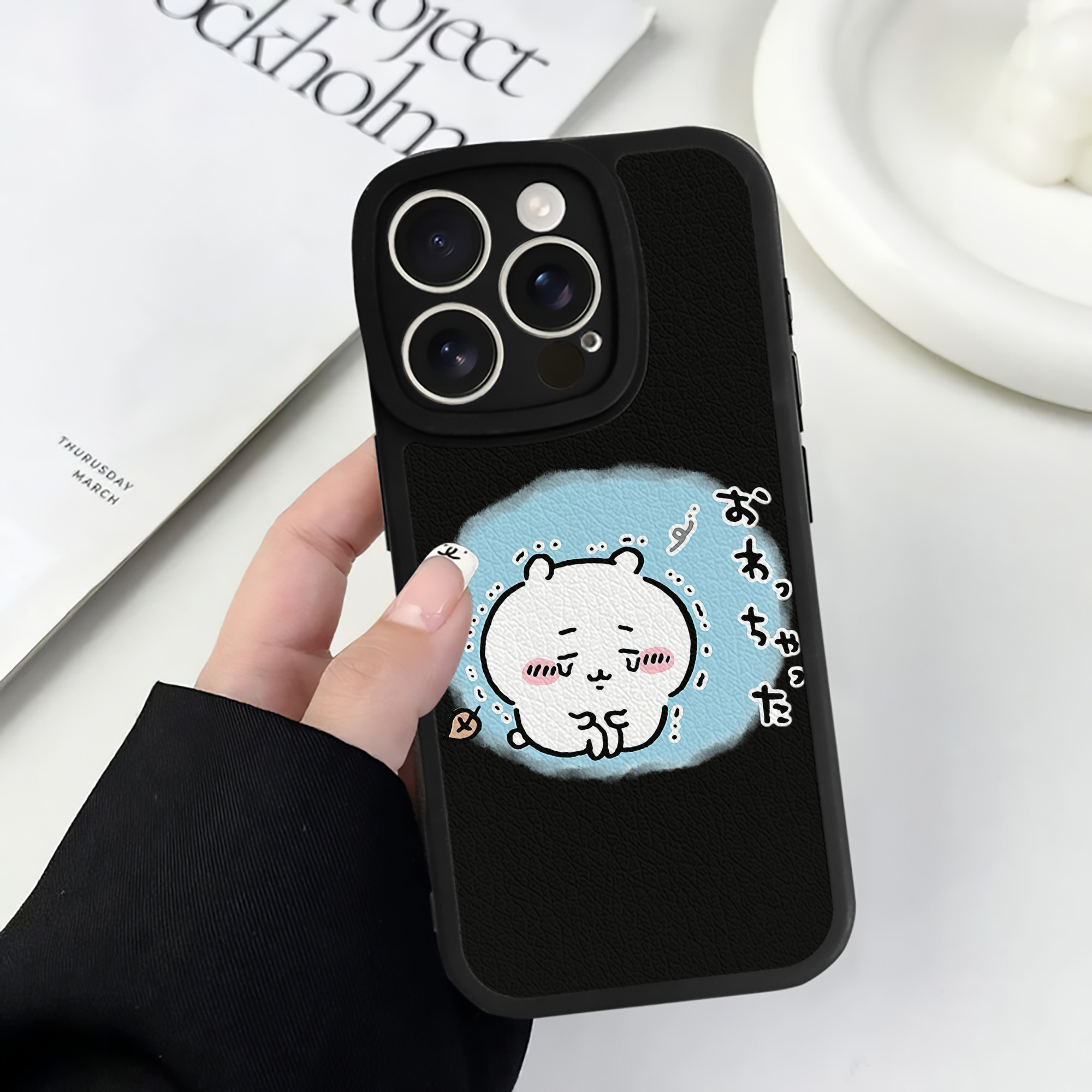 （画像用） ちいかわ ちいかわ Chii-kawa chiikawa 【iPhone 16シリーズ対応】シリコンスマホケース（レザー調） 材質：シリコン